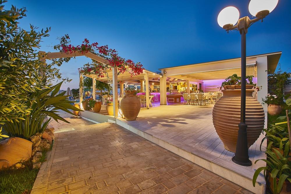 Ξενοδοχείο με διαμερίσματα Golden Bay Μάλια