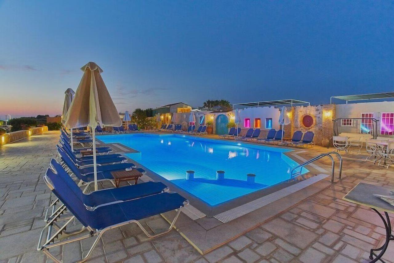 Golden Bay Ξενοδοχείο με διαμερίσματα 3*