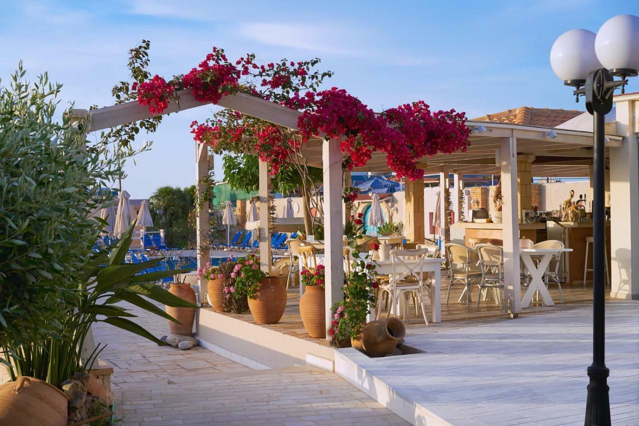 Ξενοδοχείο με διαμερίσματα Golden Bay 3*